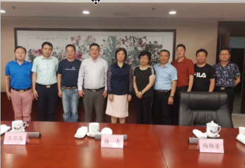 湖北省人大常委会党组书记、常务副主任王玲在武汉会见山东省湖北商会王传高会长一行